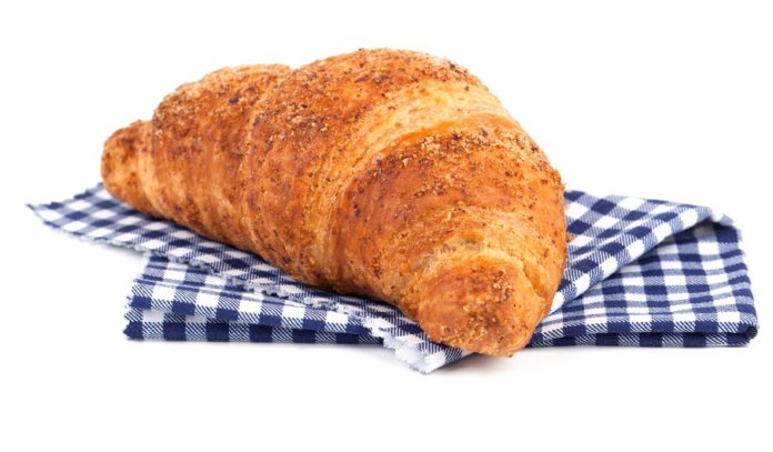 20439345 - fresh and tasty croissant over white background Croissant