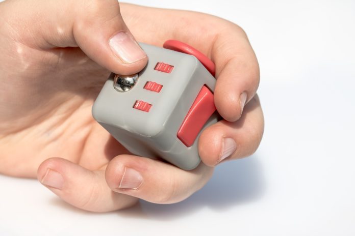 fidget-cube-2364075_1920