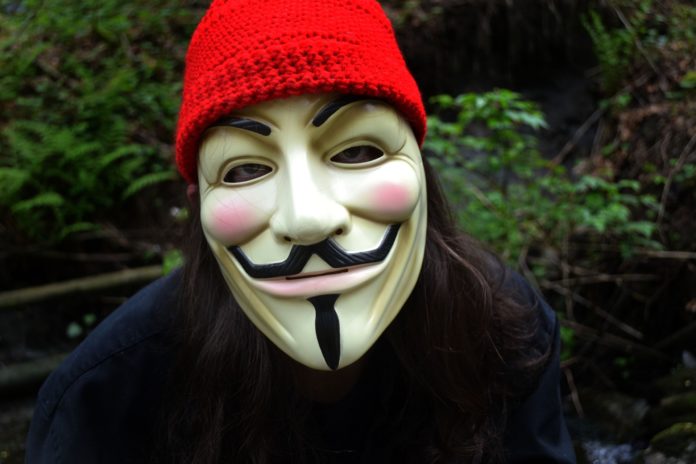 face-1478255_1920