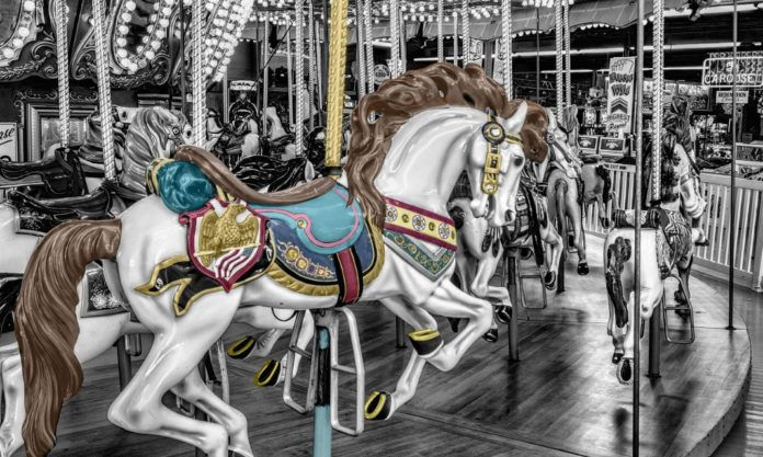 carousel-168125_1280 130 pixabay44833