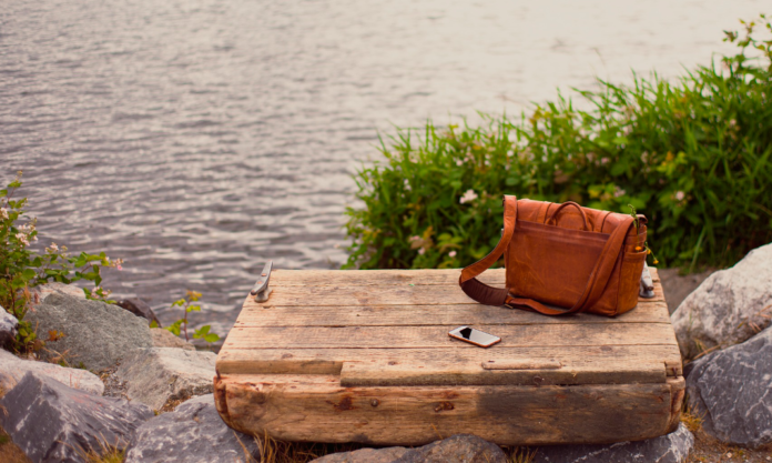 bag-2590050_1920 162 Munson pixabayStockSnap