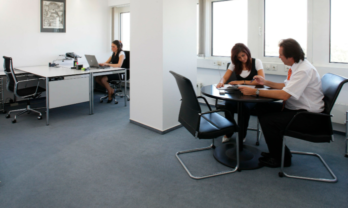 office-170639_1920 226 monday pixabayDT